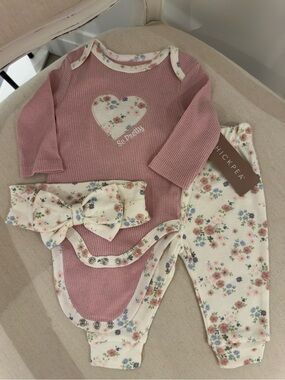 🤍 0~3 Mth Chickpea Floral Heart 3 Piece Baby Set - Dusty Rose & Cream NWT